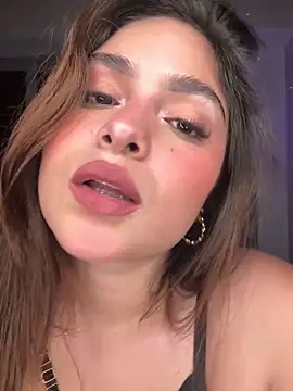 Snapshot of Sarasweet_sex chatting on 03/29/26, 02:22 Sarasweet sex online show from 03/29/26, 02:22