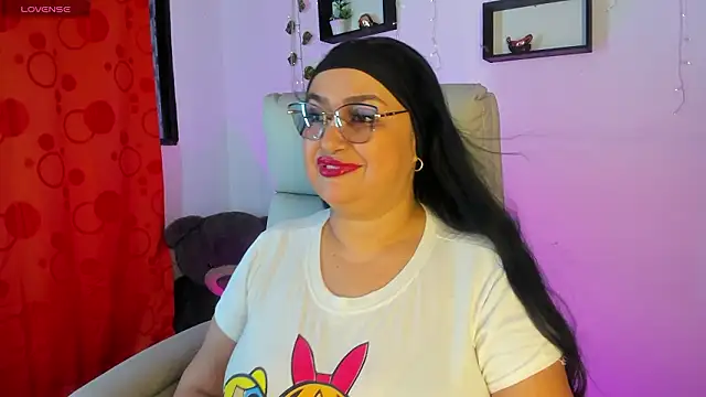 Gia Nahomi online show from 02/04/26, 10:36