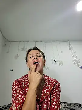 almaluna7 online show from 02/18/25, 11:08