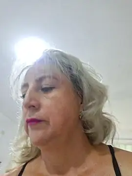 Snapshot of almaluna7 chatting on 06/12/26, 11:25 almaluna7 online show from 06/12/26, 11:25