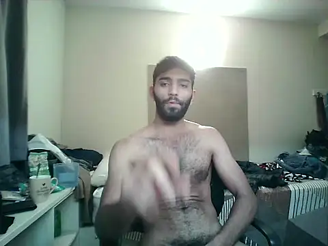 Snapshot of loganwollf chatting on 12/15/25, 09:52 loganwollf online show from 12/15/25, 09:52