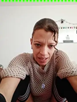 Snapshot of prettyblueeyes420 chatting on 01/10/25, 10:28 prettyblueeyes420 online show from 01/10/25, 10:28