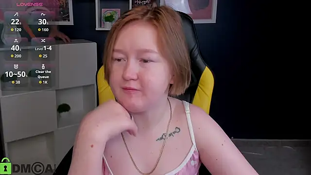 Sara Robinson online show from 11/08/25, 03:07