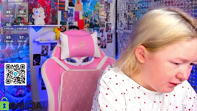 Snapshot of Sara_Robinson chatting on 03/21/26, 03:11 Sara Robinson online show from 03/21/26, 03:11