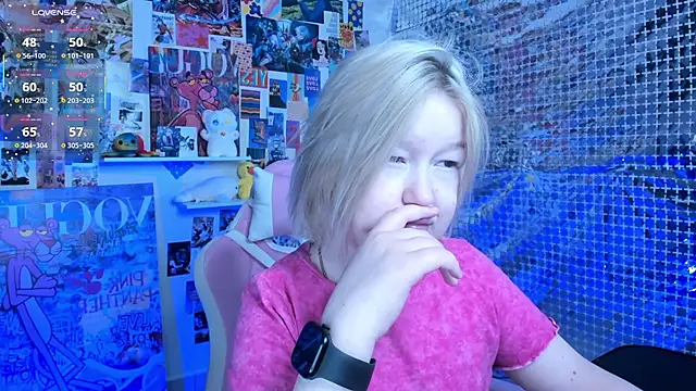 Snapshot of Sara_Robinson chatting on 03/23/26, 02:59 Sara Robinson online show from 03/23/26, 02:59