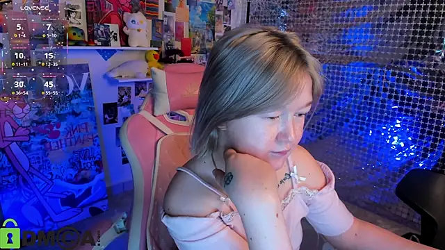 Snapshot of Sara_Robinson chatting on 03/30/26, 03:07 Sara Robinson online show from 03/30/26, 03:07