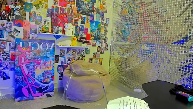 Snapshot of Sara_Robinson chatting on 03/31/26, 03:08 Sara Robinson online show from 03/31/26, 03:08