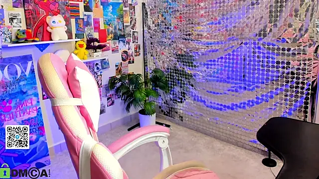 Snapshot of Sara_Robinson chatting on 04/06/26, 03:26 Sara Robinson online show from 04/06/26, 03:26