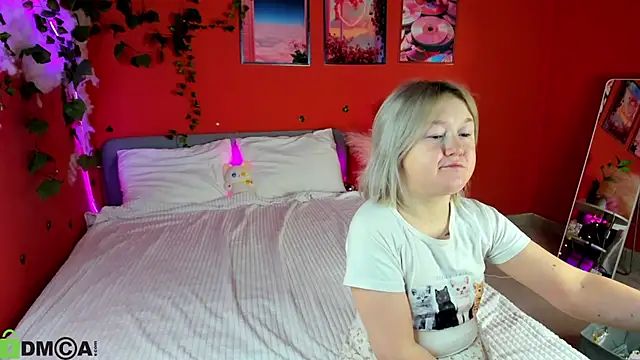 Snapshot of Sara_Robinson chatting on 04/24/26, 02:47 Sara Robinson online show from 04/24/26, 02:47