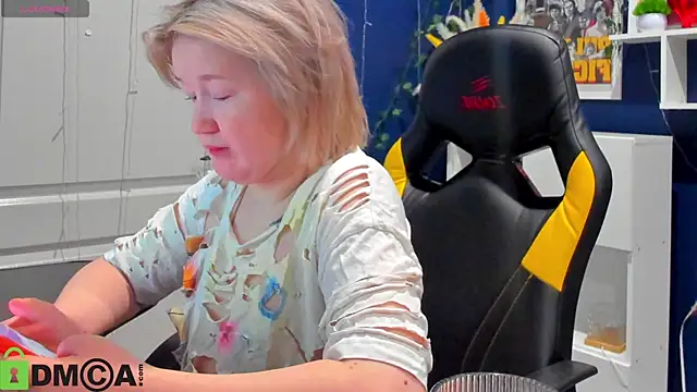 Sara Robinson online show from 05/10/26, 03:01