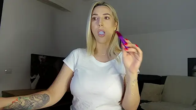 KhloeK online show from 03/22/25, 06:58