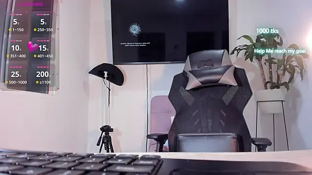 emily palmeer online show from 11/06/25, 09:10