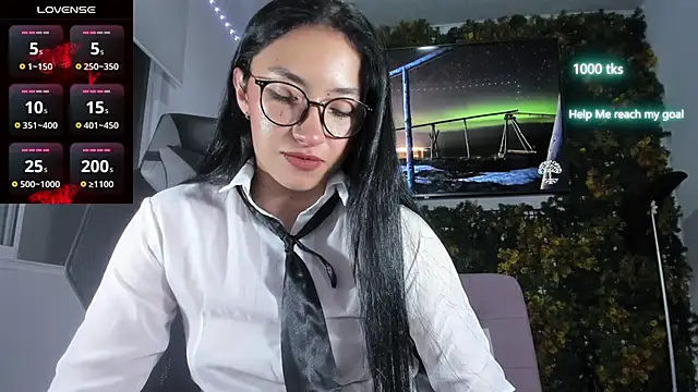 Snapshot of emily_palmeer chatting on 05/29/26, 01:36 emily palmeer online show from 05/29/26, 01:36