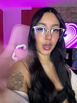 Snapshot of Tamara_Roberts1 chatting on 12/03/24, 02:36 Tamara Roberts1 online show from 12/03/24, 02:36