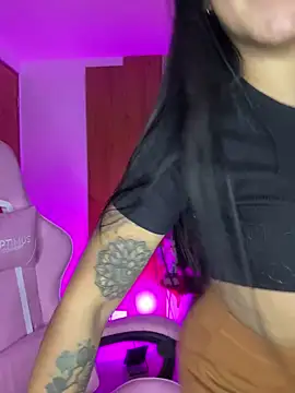 Snapshot of Tamara_Roberts1 chatting on 12/08/24, 05:50 Tamara Roberts1 online show from 12/08/24, 05:50