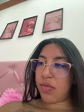 Snapshot of Tamara_Roberts1 chatting on 12/08/24, 08:36 Tamara Roberts1 online show from 12/08/24, 08:36