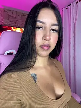 Snapshot of Tamara_Roberts1 chatting on 01/18/25, 02:03 Tamara Roberts1 online show from 01/18/25, 02:03