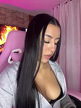 Snapshot of Tamara_Roberts1 chatting on 01/24/25, 01:45 Tamara Roberts1 online show from 01/24/25, 01:45