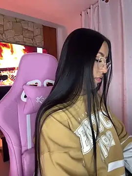 Snapshot of Tamara_Roberts1 chatting on 01/29/25, 02:30 Tamara Roberts1 online show from 01/29/25, 02:30