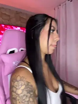 Snapshot of Tamara_Roberts1 chatting on 01/30/25, 01:33 Tamara Roberts1 online show from 01/30/25, 01:33