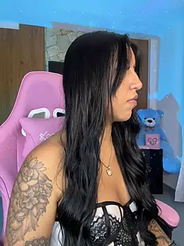 Snapshot of Tamara_Roberts1 chatting on 03/09/25, 02:29 Tamara Roberts1 online show from 03/09/25, 02:29