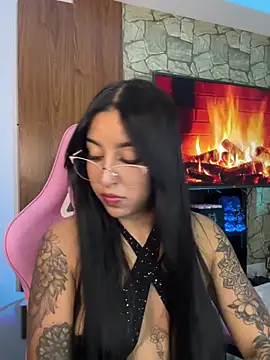 Snapshot of Tamara_Roberts1 chatting on 03/20/25, 03:56 Tamara Roberts1 online show from 03/20/25, 03:56