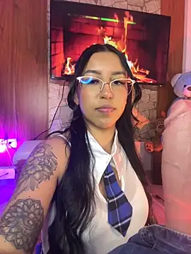 Snapshot of Tamara_Roberts1 chatting on 09/15/25, 11:49 Tamara Roberts1 online show from 09/15/25, 11:49