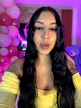 Snapshot of Tamara_Roberts1 chatting on 09/25/25, 04:05 Tamara Roberts1 online show from 09/25/25, 04:05