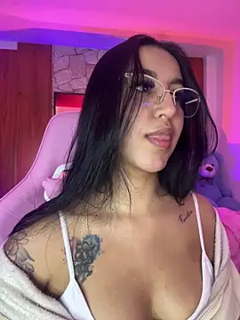 Snapshot of Tamara_Roberts1 chatting on 03/27/26, 01:00 Tamara Roberts1 online show from 03/27/26, 01:00