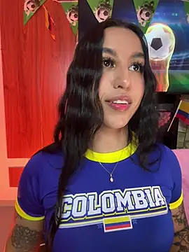 Snapshot of Tamara_Roberts1 chatting on 06/18/26, 02:01 Tamara Roberts1 online show from 06/18/26, 02:01