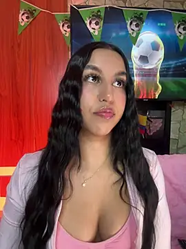 Snapshot of Tamara_Roberts1 chatting on 06/19/26, 02:16 Tamara Roberts1 online show from 06/19/26, 02:16