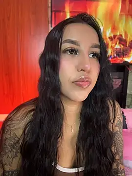 Snapshot of Tamara_Roberts1 chatting on 07/17/26, 02:18 Tamara Roberts1 online show from 07/17/26, 02:18