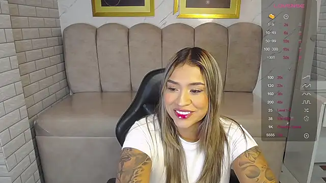 Snapshot of _Charlotte_v chatting on 03/12/26, 04:07 Charlotte v online show from 03/12/26, 04:07