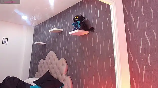 AuroraRojas online show from 03/15/25, 10:13