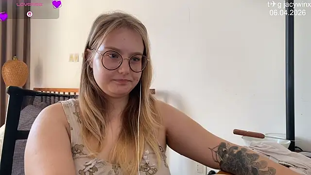 JacyWinslat online show from 04/06/26, 09:43