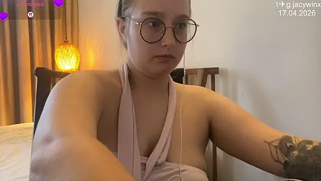 JacyWinslat online show from 04/17/26, 10:51