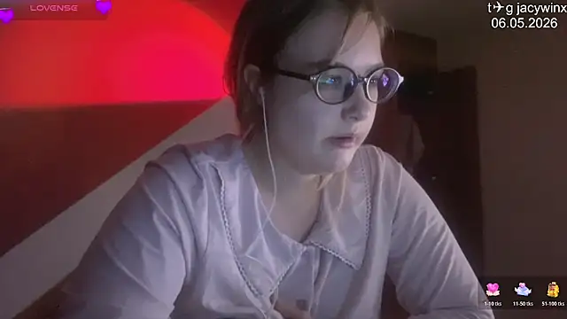Snapshot of JacyWinslat chatting on 05/06/26, 01:05 JacyWinslat online show from 05/06/26, 01:05