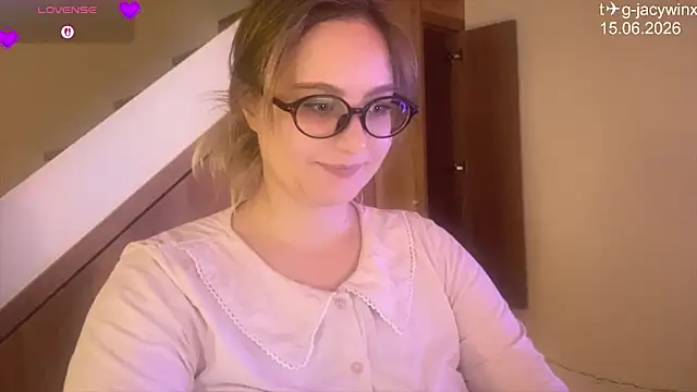 Snapshot of JacyWinslat chatting on 06/15/26, 08:49 JacyWinslat online show from 06/15/26, 08:49