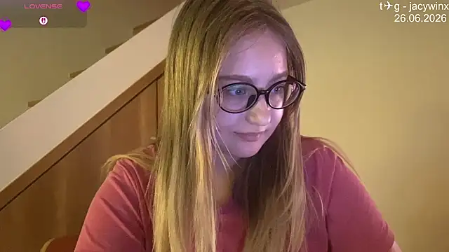Snapshot of JacyWinslat chatting on 06/26/26, 10:52 JacyWinslat online show from 06/26/26, 10:52