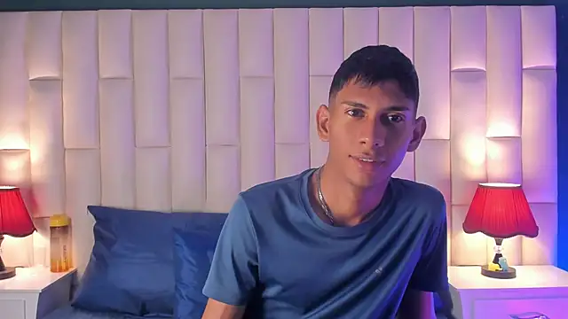 Snapshot of Nick_Collins18 chatting on 03/22/25, 07:25 Nick Collins18 online show from 03/22/25, 07:25