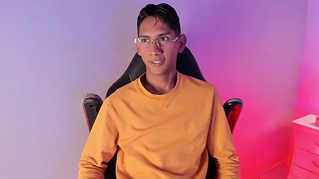 Snapshot of Nick_Collins18 chatting on 10/07/25, 08:39 Nick Collins18 online show from 10/07/25, 08:39