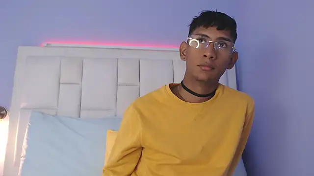 Snapshot of Nick_Collins18 chatting on 12/16/25, 07:08 Nick Collins18 online show from 12/16/25, 07:08