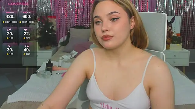 Snapshot of Sweet_muffin00 chatting on 12/11/24, 12:23 Sweet muffin00 online show from 12/11/24, 12:23