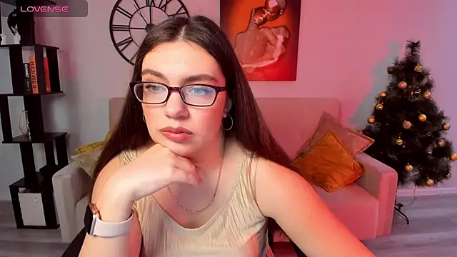 DaniellaLovely online show from 12/13/24, 10:19