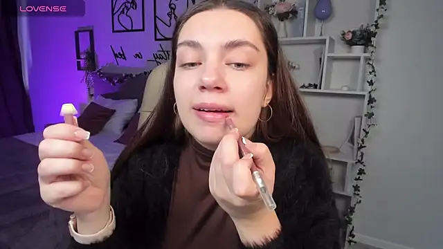 DaniellaLovely online show from 10/21/25, 11:00