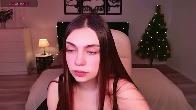 DaniellaLovely online show from 12/21/25, 10:55