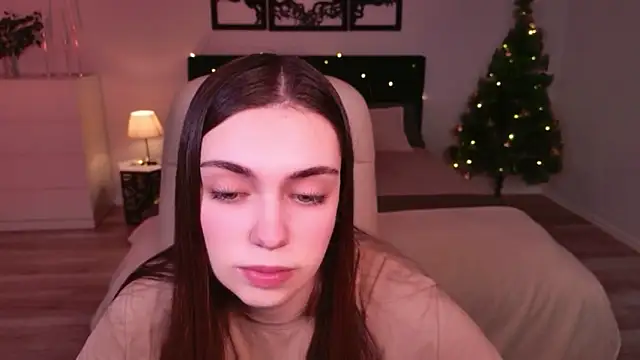 DaniellaLovely online show from 12/22/25, 10:45