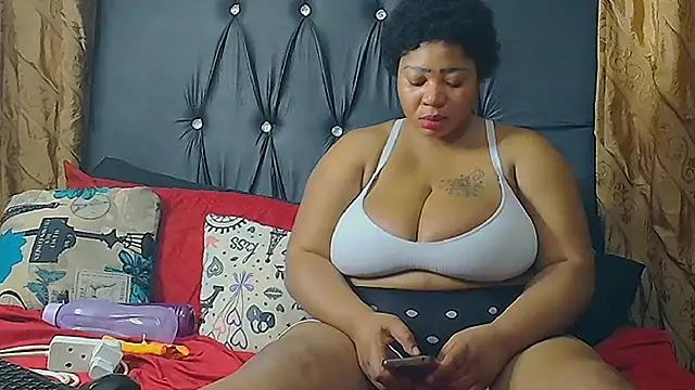 Snapshot of HUMONGUOUSTITSS chatting on 12/08/24, 09:08 HUMONGUOUSTITSS online show from 12/08/24, 09:08