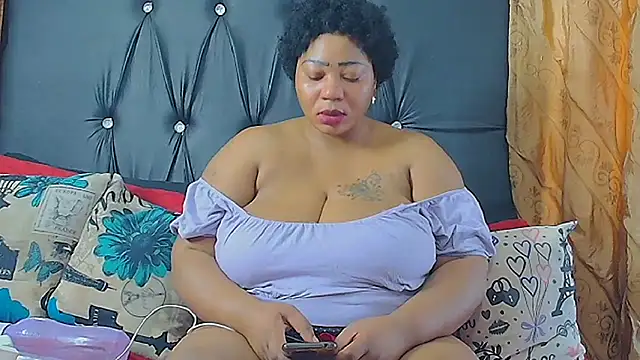 Snapshot of HUMONGUOUSTITSS chatting on 12/09/24, 07:39 HUMONGUOUSTITSS online show from 12/09/24, 07:39