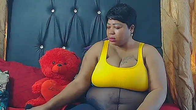 Snapshot of HUMONGUOUSTITSS chatting on 09/15/25, 09:42 HUMONGUOUSTITSS online show from 09/15/25, 09:42